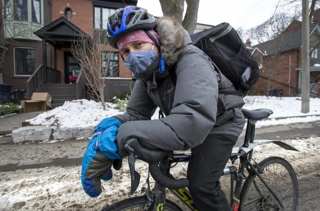 Uber Eats couriers say new pay system dropped wages – Kelowna Capital News