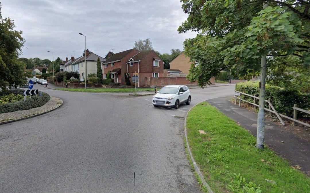 Road traffic incident sees police close Meon Valley road