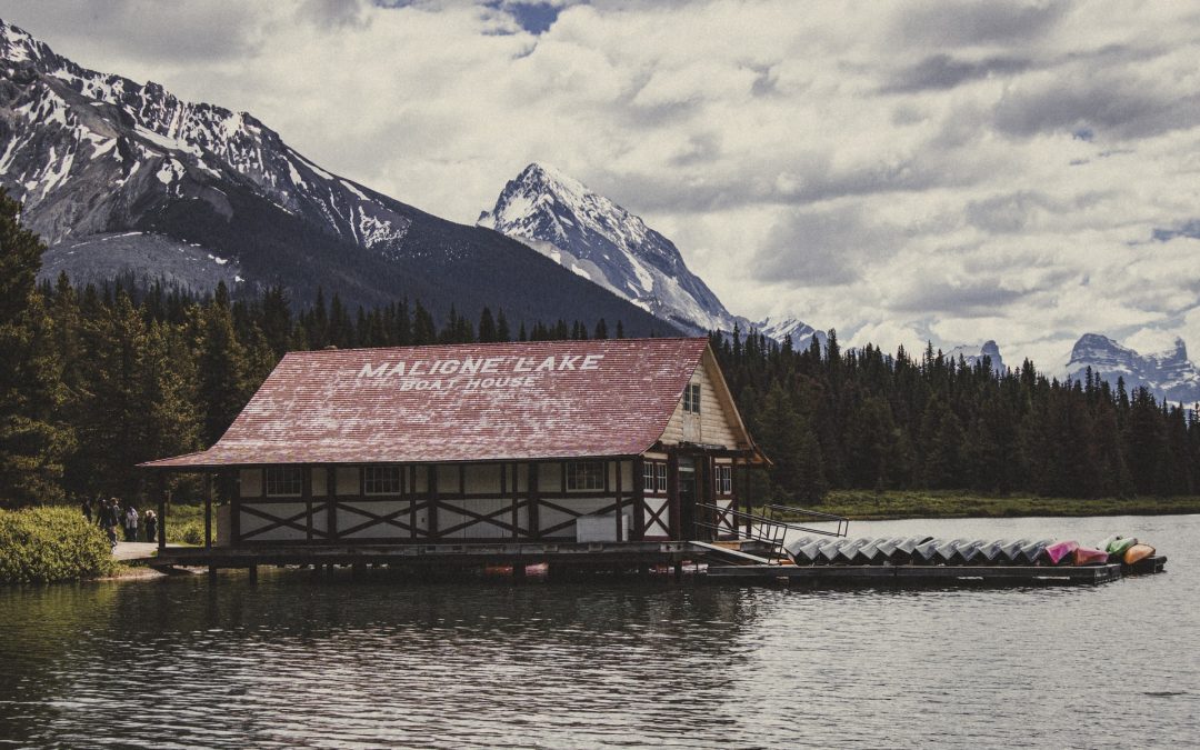 10 Cozy Cabins to Rent in Alberta, Canada