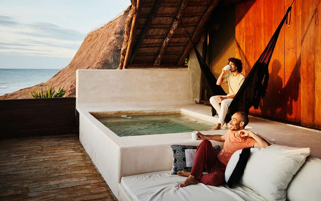 7 Financial Tips From Digital Nomads Who Travel the World Full-time